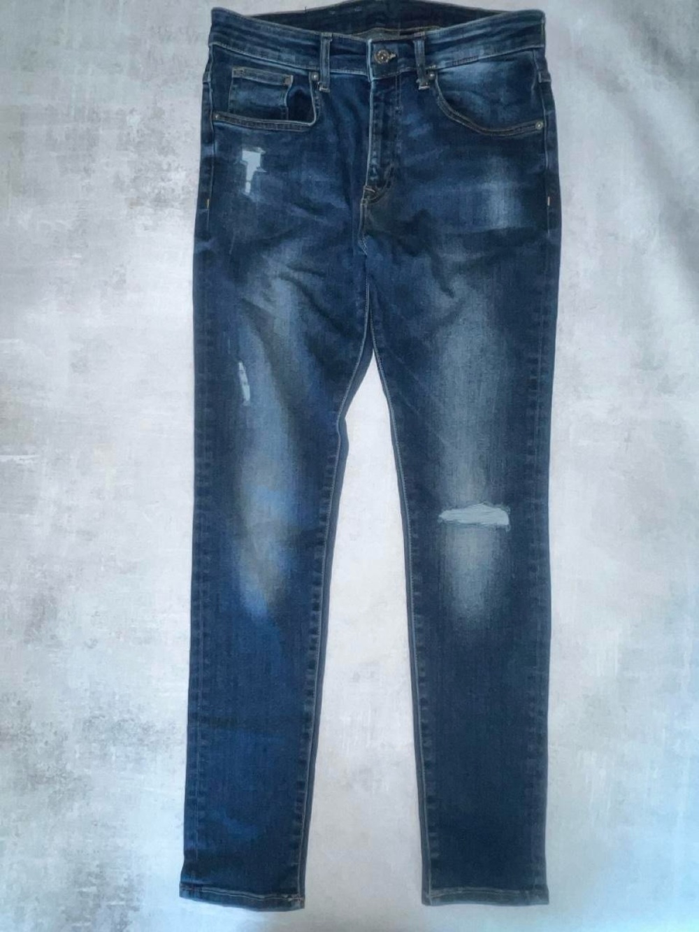H&M Men's Straight Jeans in Dark Blue Wash